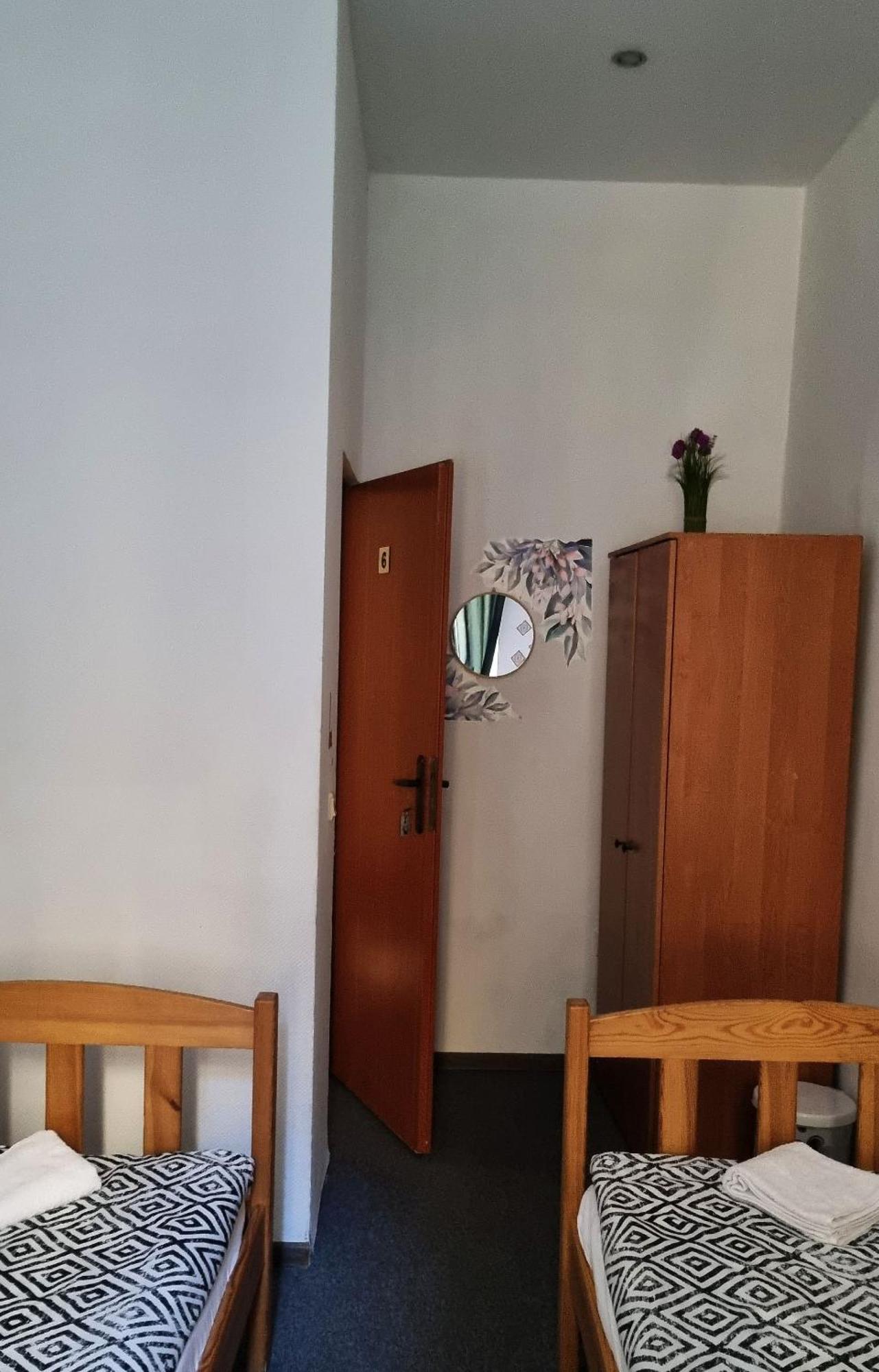 Green Cat Rooms — Photos 3